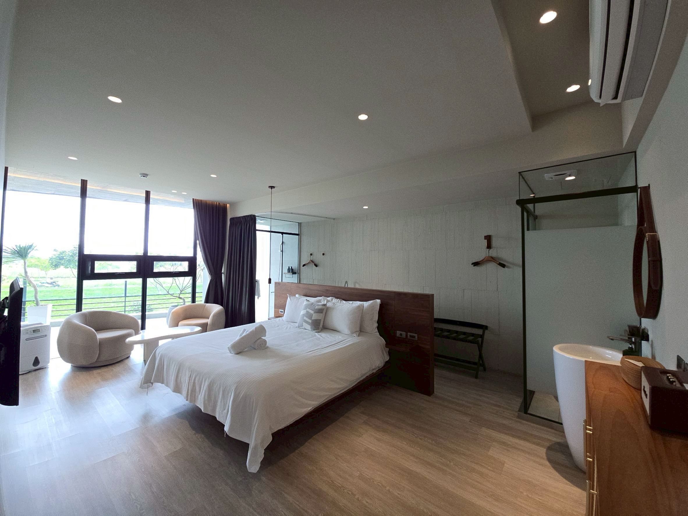 Sea View Double Room with Bathtub | Blackout drapes, free WiFi, bed sheets