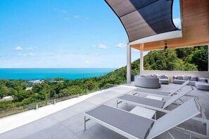 Terrace/patio - Luxurious 5-bedroom villa in Plai Laem with sea views, saltwater pool, and daily maid service (Chang Wat Surat Thani)