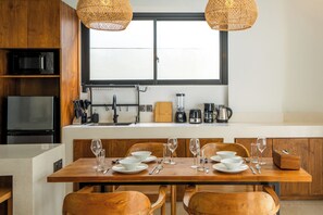 Villa, 2 habitaciones | Cocina privada | Hervidor eléctrico, tostadora y licuadora