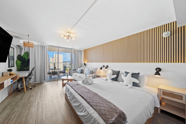 1 bedroom, WiFi, bed sheets - Cozy Waikiki 30FL Luxury Condo with Majestic Ocean Viewerful Honolulu (Honolulu)