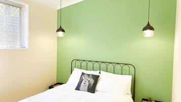 2 bedrooms, desk, free WiFi, bed sheets