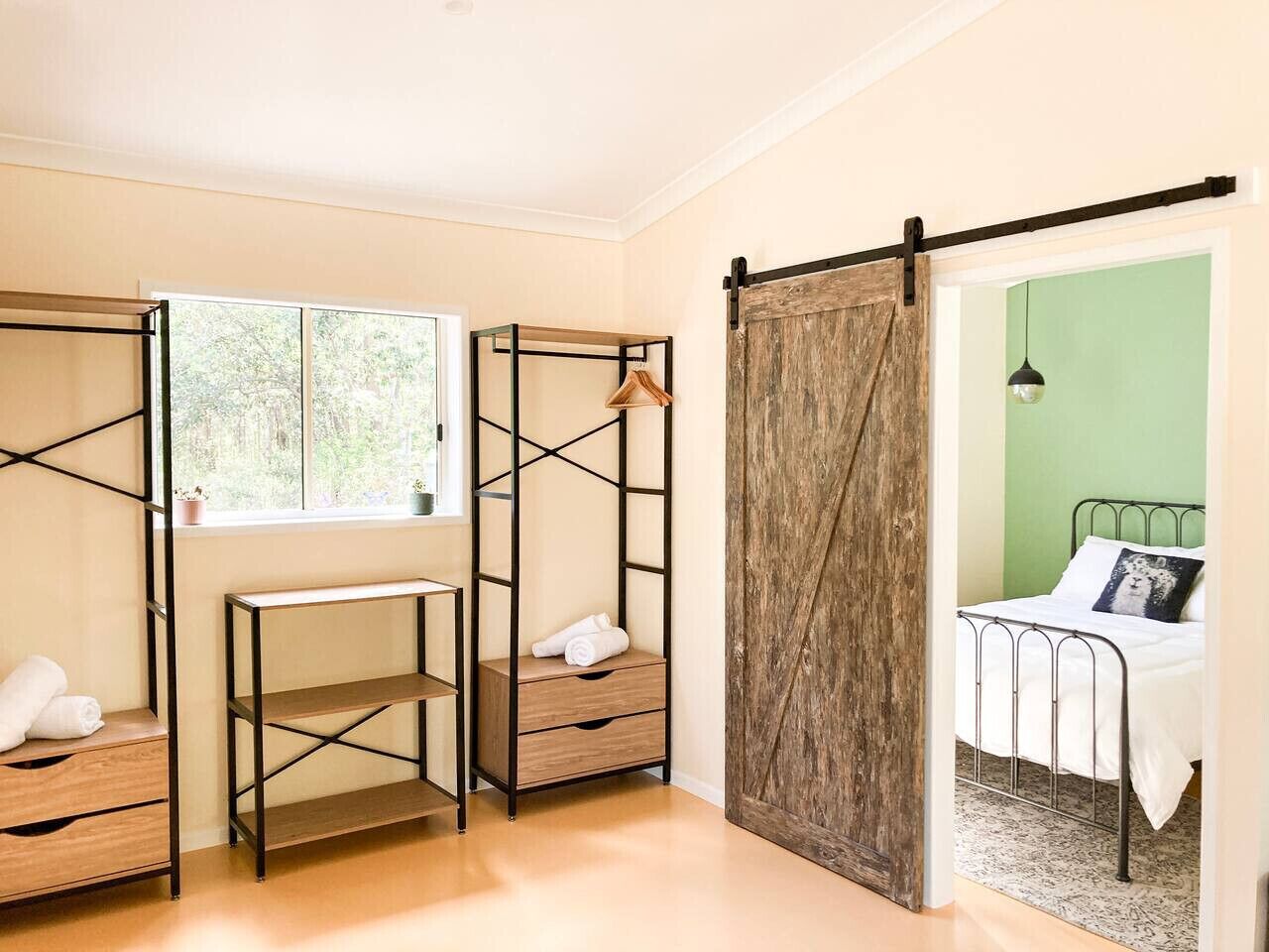 2 bedrooms, desk, free WiFi, bed sheets