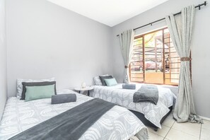 2 Schlafzimmer, Bügeleisen/Bügelbrett, Internetzugang, Bettwäsche