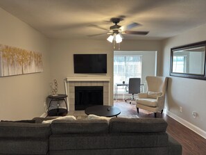 Smart TV, fireplace