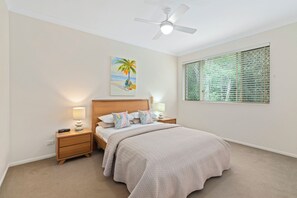 3 bedrooms, desk, iron/ironing board, free WiFi