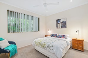 3 bedrooms, desk, iron/ironing board, free WiFi - 3 Bdrm 2 Bath Apartments with Spectacular Views (Gold Coast)