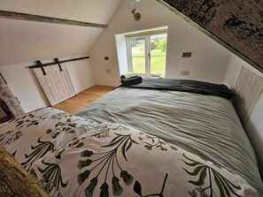 1 chambre, lit parapluie, Wi-Fi, draps fournis