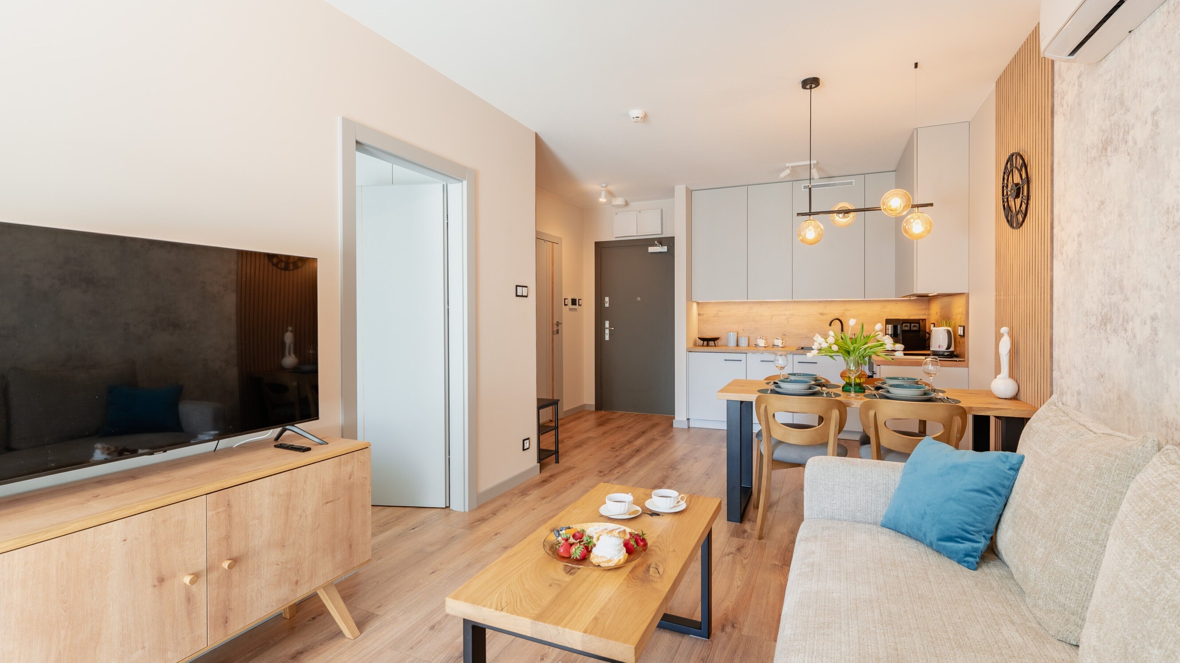 Apartment (19) | Wohnbereich | Flachbildfernseher