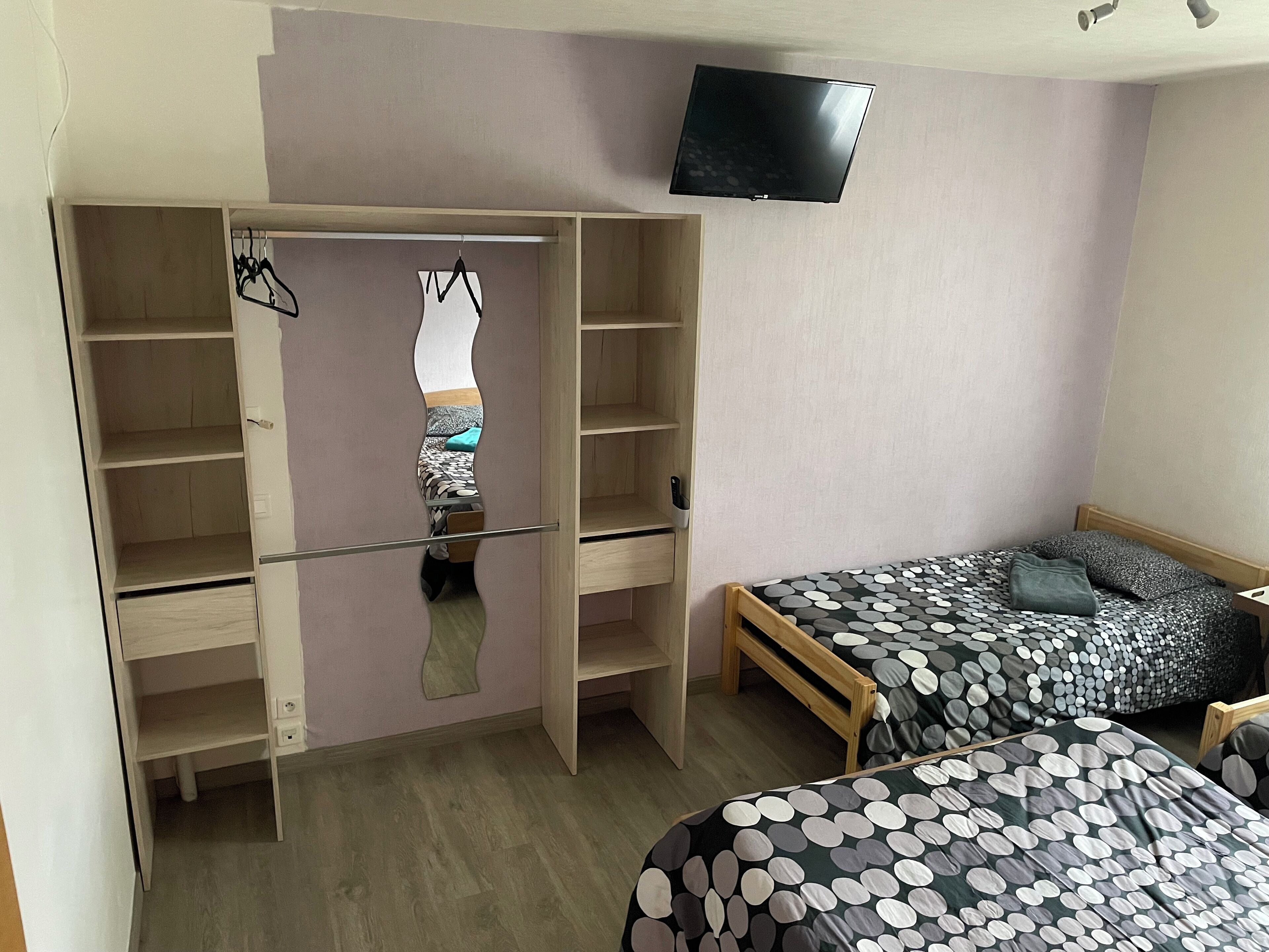 5 間睡房、書桌、熨斗/熨衫板、免費 Wi-Fi