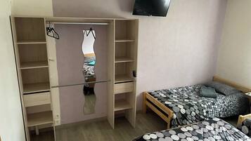 5 chambres, bureau, fer et planche Ă repasser, Wi-Fi gratuit