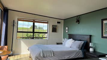 1 bedroom, bed sheets