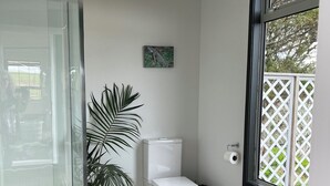 Handtücher, Seife, Toilettenpapier