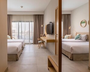 Superior Room Marina View | Literie de qualité supérieure, articles gratuits dans le mini-bar
