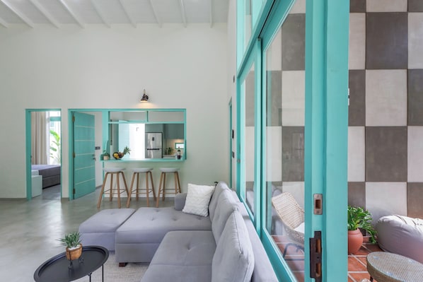 Smart-TV, Videospiele, BĂŒcher, Stereoanlage