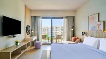 Deluxe Room Pool View | Premium bedding, free minibar, in-room safe, desk