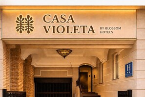 Front of property - Casa Violeta by Blossom Hotels. (Granada)