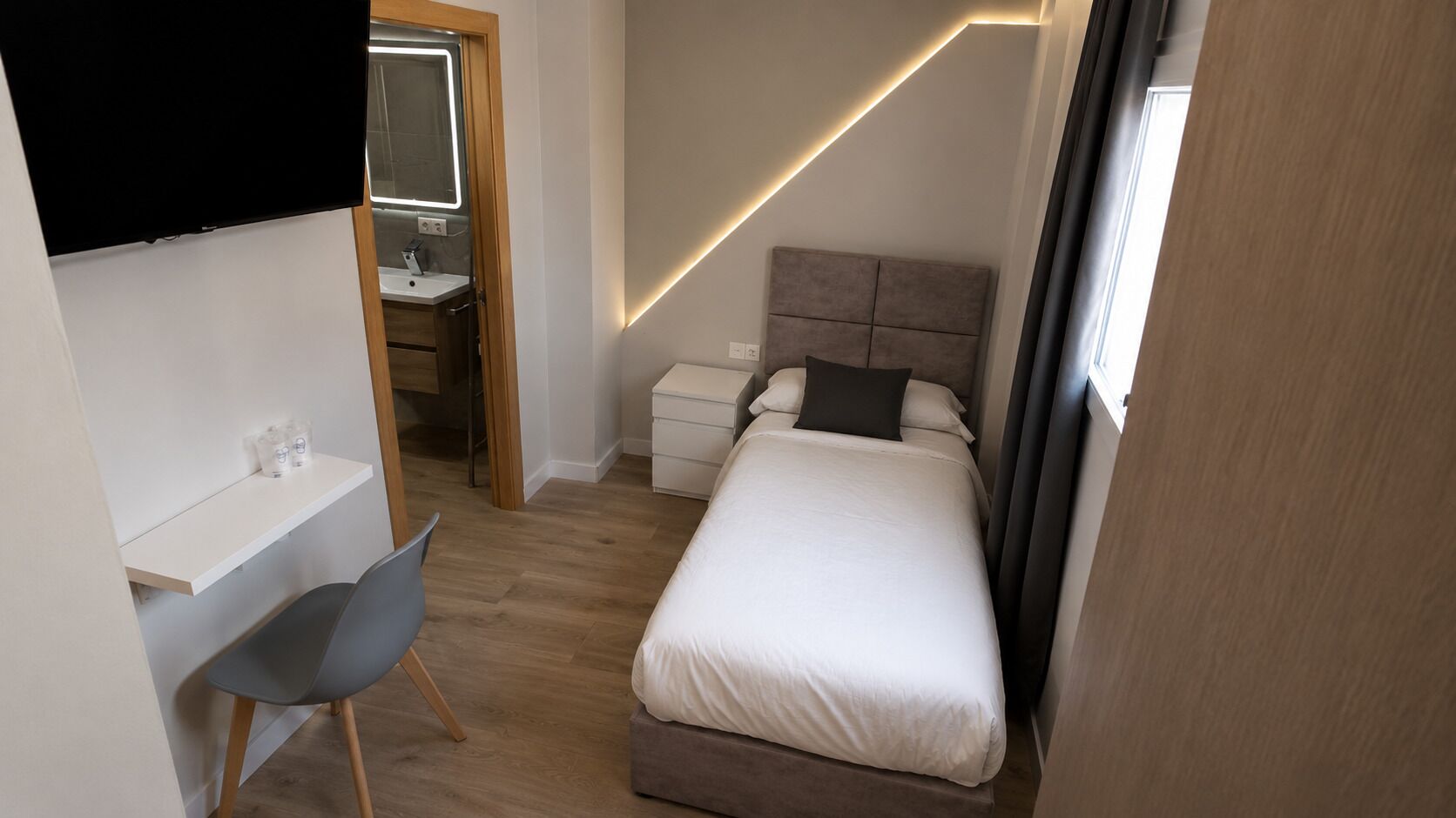 Single Room, Non Smoking, Private Bathroom | Down comforters, memory foam beds, soundproofing, free WiFi