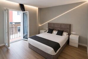 Habitación doble, vistas a la ciudad | Edredones de plumas, colchones viscoelásticos, sistema de insonorización