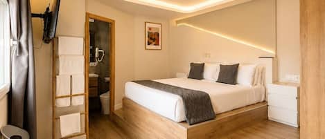 Double Room, City View | Down duvets, memory-foam beds, soundproofing, free WiFi