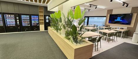 32-inch Smart TV with digital channels, video-game console, Netflix