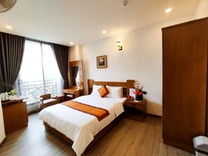 Deluxe Room, City View | Free WiFi - Vuong Gia Hotel DL - by BAY LUXURY (Da Lat)