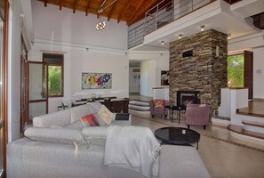 Villa, 6 soverom, røyk, privat basseng | Oppholdsområde