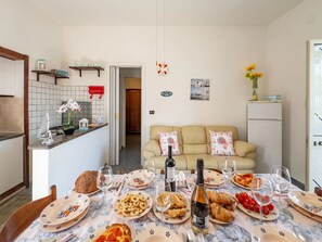 Casa, 2 habitaciones, para fumadores | Restaurantes