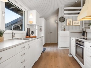 Refrigerador, microondas, horno y lavavajillas 