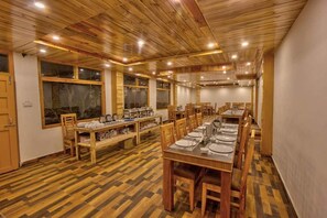 Food and drink - Mahamaya Resort (Manali)