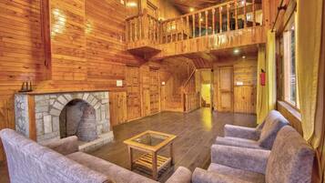 Luxury Room | Living area | 42-inch LED TV with cable channels