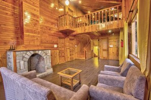 奢華客房 | 起居區 | 42-吋LED 液晶電視，提供有線頻道