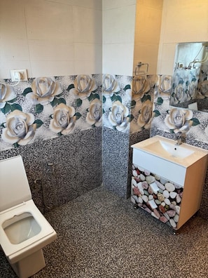 Kamar Keluarga | Kamar mandi