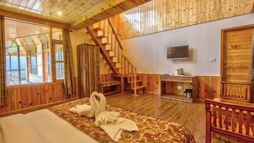 Family Room | Premium bedding, pillow-top beds, desk, laptop workspace