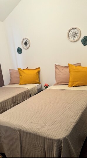 4 bedrooms, iron/ironing board, WiFi, bed sheets - Entire home 10 min. From Antigua 8 guests • 4 bedrooms • 6 beds
• 3 full baths  (San Pedro Las Huertas)