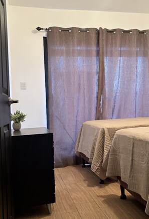 4 Schlafzimmer, Bügeleisen/Bügelbrett, WLAN, Bettwäsche