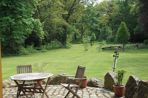 Outdoor dining - Vacation home "Gut Briesen", 2 double rooms, max 5 pers., Nature Park Westhavelland (Friesack)
