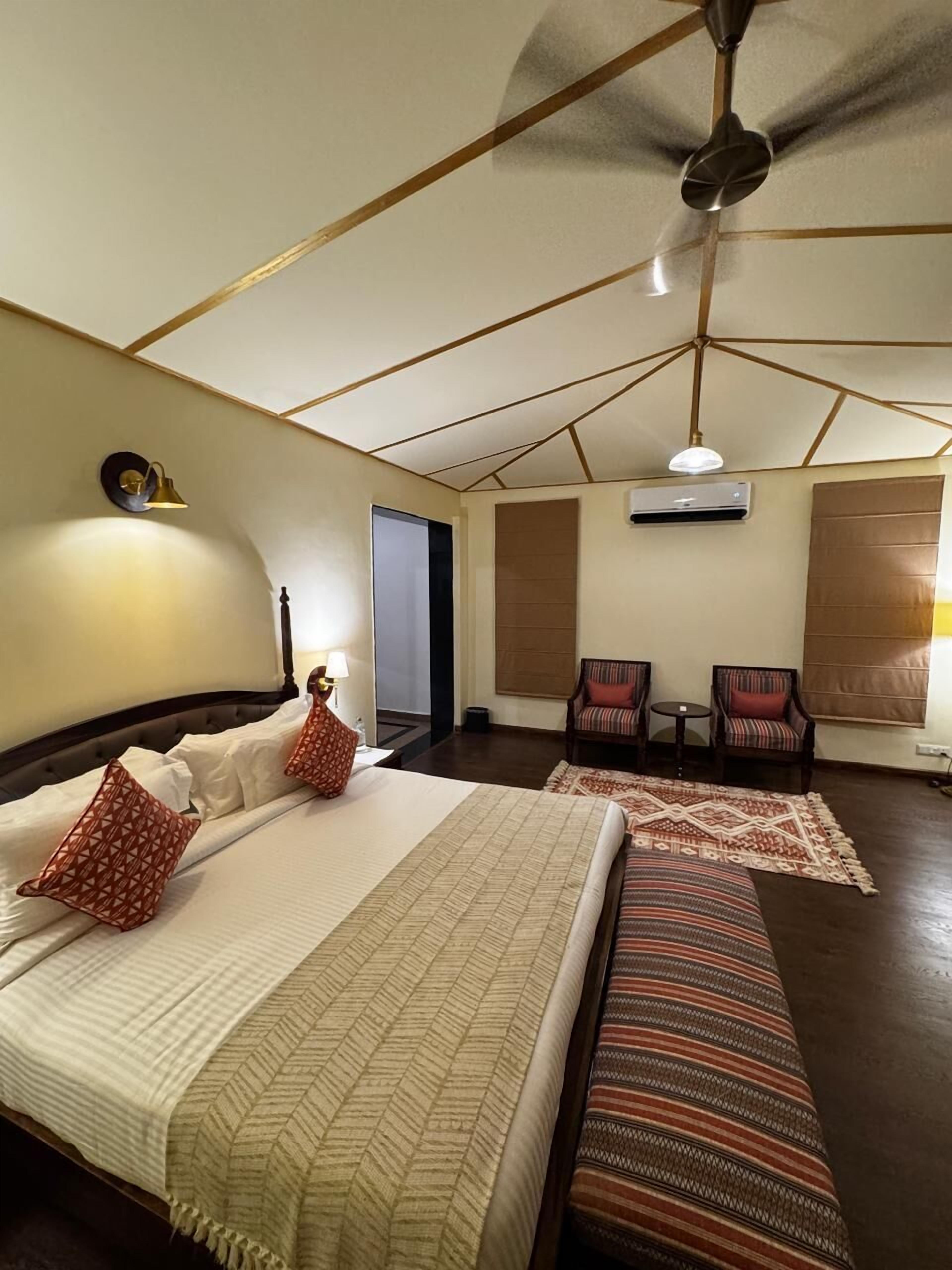 Kamar Double Premium | 1 kamar tidur, minibar, meja kerja, dan ruang kerja ramah laptop