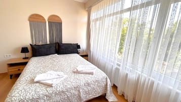 Egyptian cotton sheets, premium bedding, down duvets, minibar