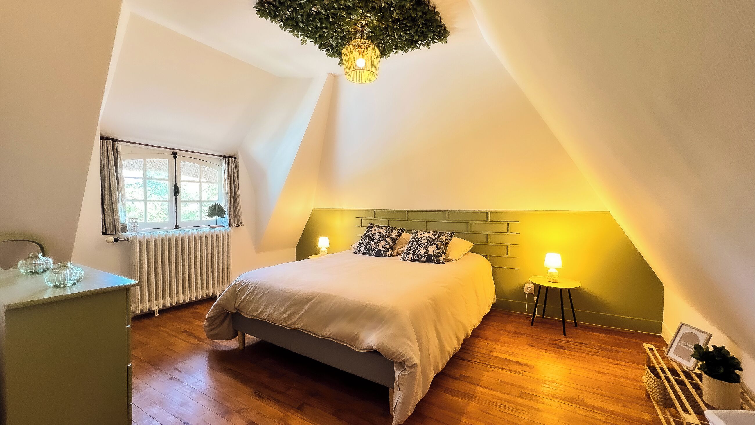 4 slaapkamers, een strijkplank/strijkijzer, gratis wifi, beddengoed