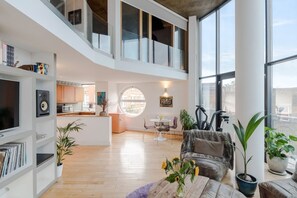 Interior - Shoreditch Skyline Penthouse (London)