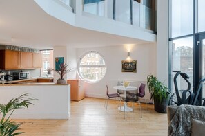 Interior - Shoreditch Skyline Penthouse (London)
