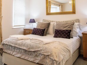1 bedroom, iron/ironing board, free WiFi - Shrewsbury Apartment in Prime Location  (Shrewsbury)