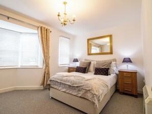 1 bedroom, iron/ironing board, free WiFi