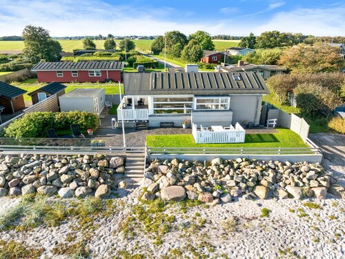 "Diderik" - 5m from the sea by Interhome