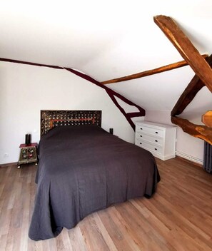 1 bedroom, WiFi, bed sheets