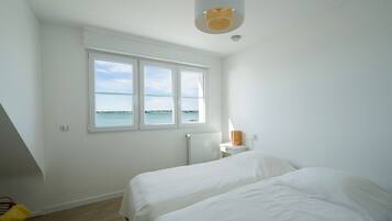 4 bedrooms, iron/ironing board, travel cot, free WiFi