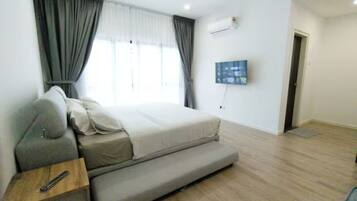 4 phòng ngủ, màn/rèm cản sáng, bàn ủi/dụng cụ ủi quần áo