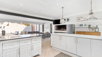 Rumah (5 Bedrooms) | Interior