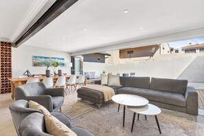 Talo (5 Bedrooms) | Sisätilat