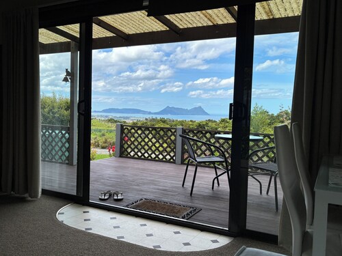 Ruakaka Retreat, heavenly views.